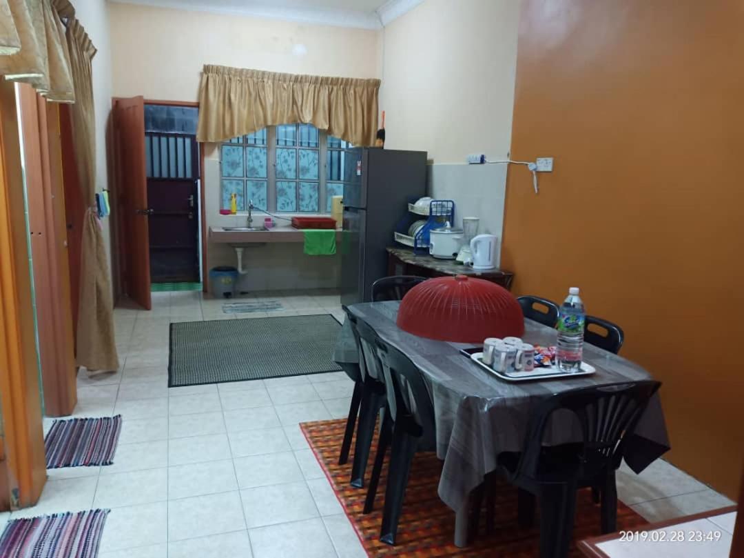 Ammara Homestay Seri Manjung 5 Lumut Exterior photo